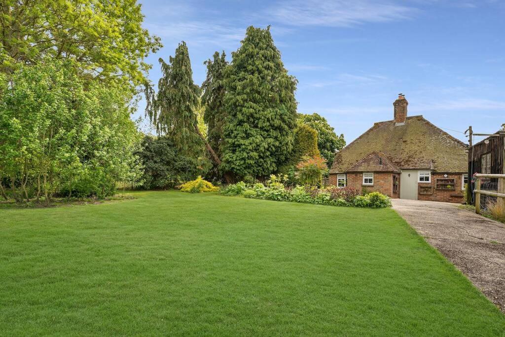 Vila Local Walks Pub Gardens Pet Friendly Landscaped Gardens And Free Private Parking Doddington  Exteriér fotografie