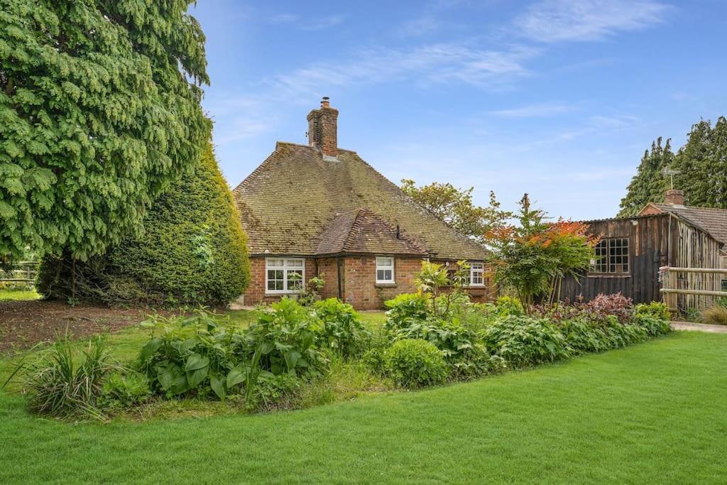 Vila Local Walks Pub Gardens Pet Friendly Landscaped Gardens And Free Private Parking Doddington  Exteriér fotografie